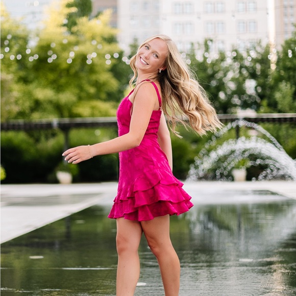 Meet your Posher, Olivia - Picture 1 of 1